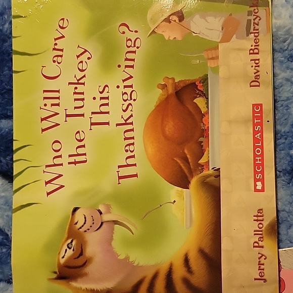 Bundle of 3 Holiday Themed Picture Books Halloween, Valentines Day, ThanksGiving - Picture 3 of 9